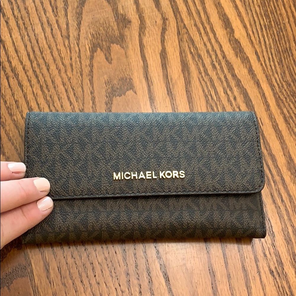 Michael Kors Tri-Fold Monogram Wallet